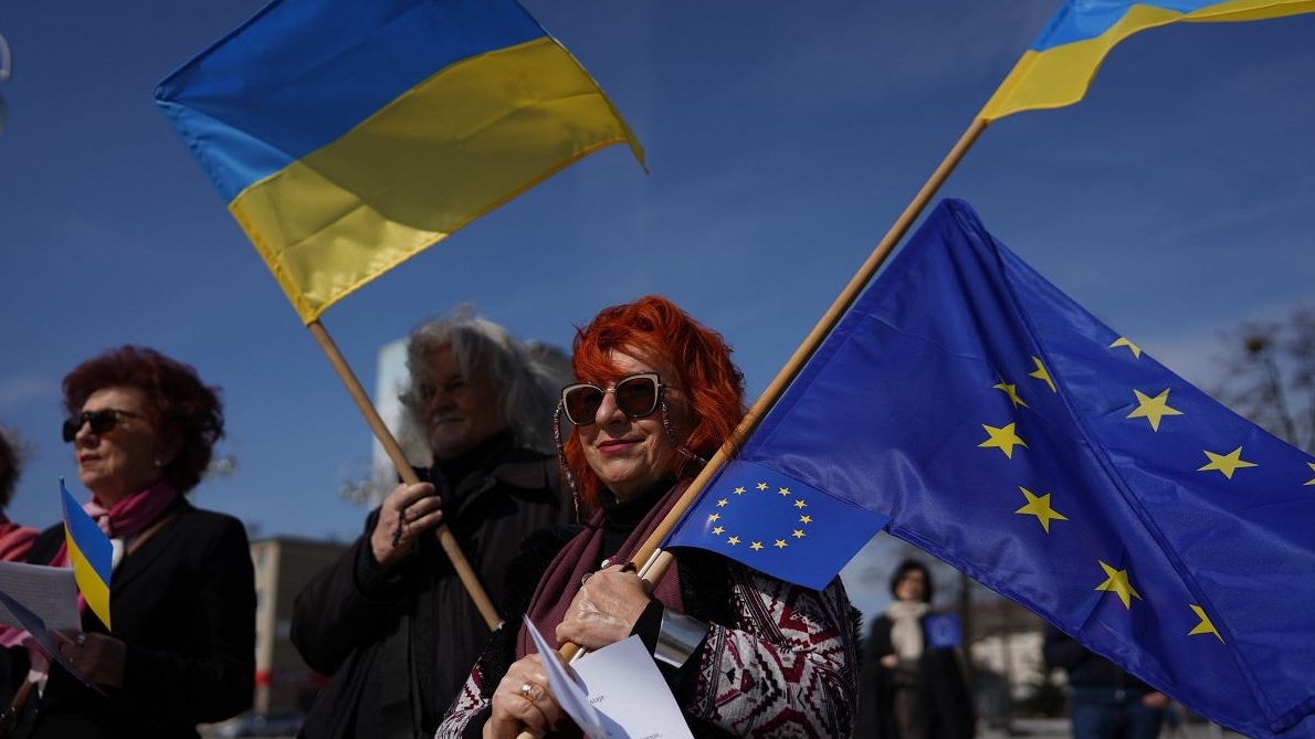 The Council adopted a draft law on the use of English in Ukraine