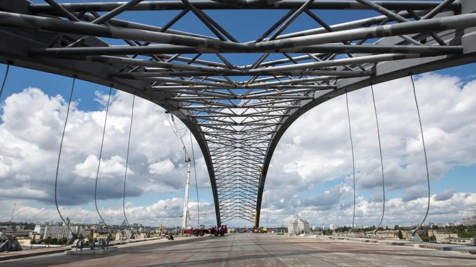 A new bridge to Troeshchyna was opened in Kyiv.  Its construction took 30 years