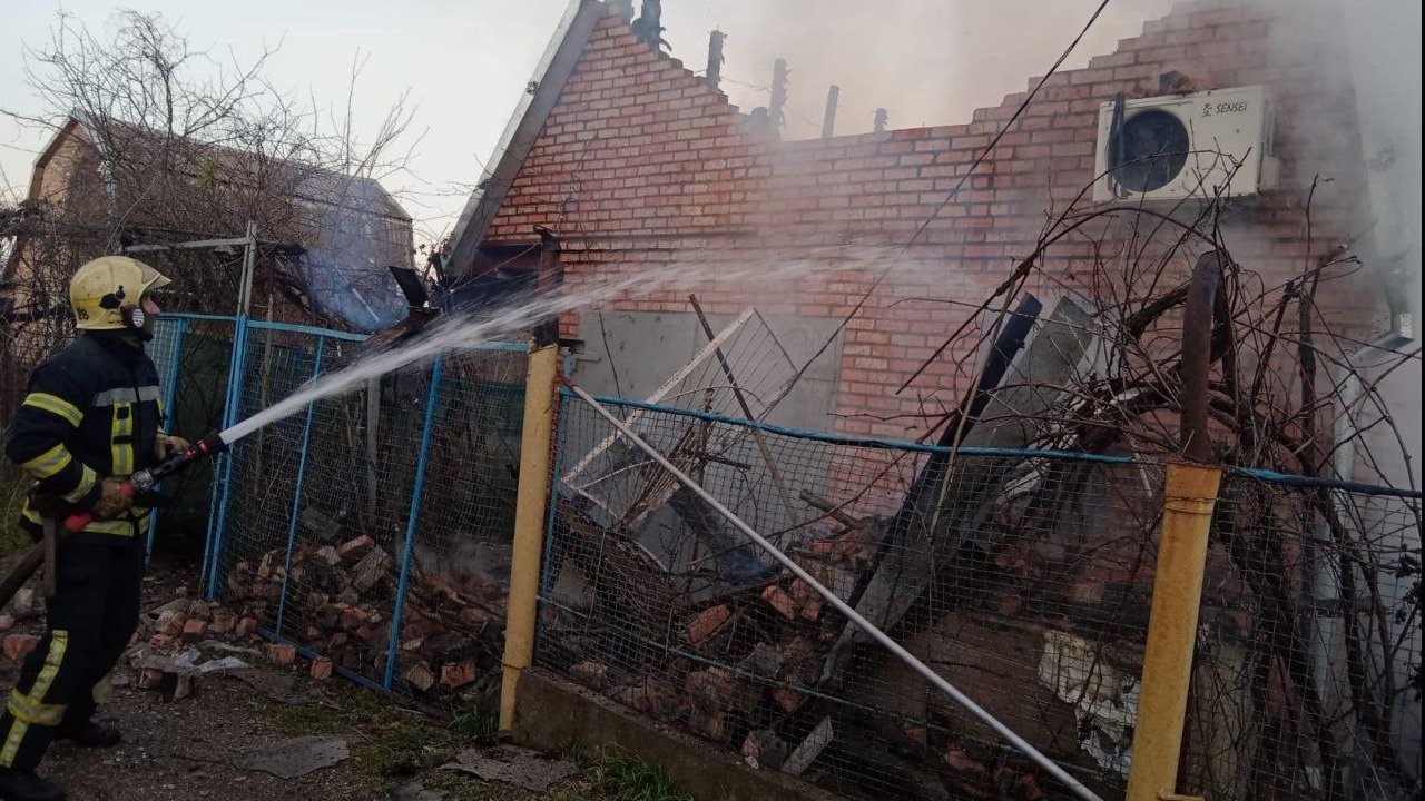 During the day, the occupiers covered the Nikopol district with artillery fire three times