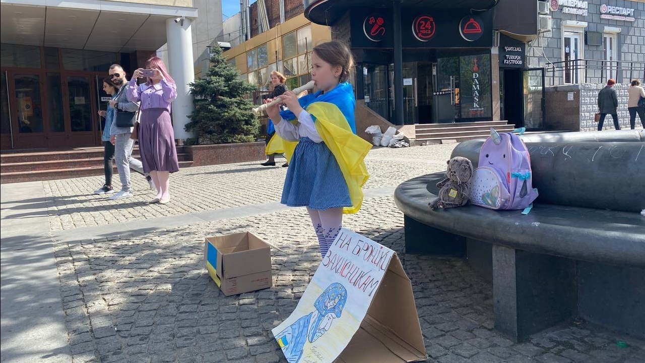 A girl from Nikopol donated all her savings to the Armed Forces