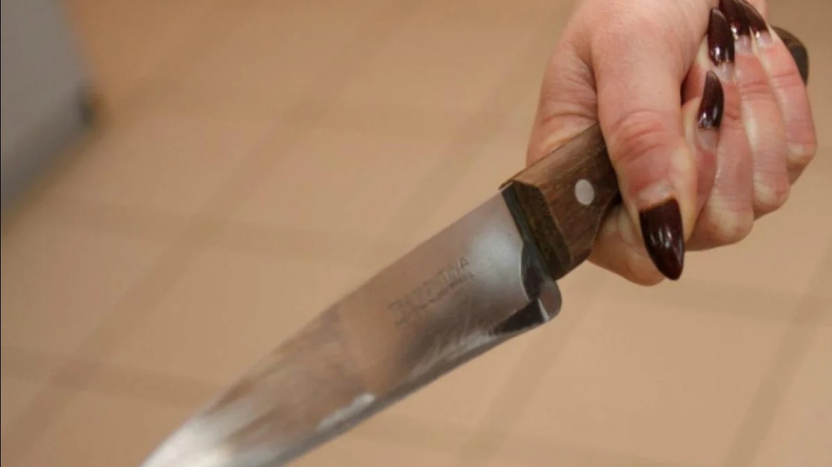 In the Dnipro region, a 17-year-old girl stabbed her 15-year-old brother with a knife during an argument