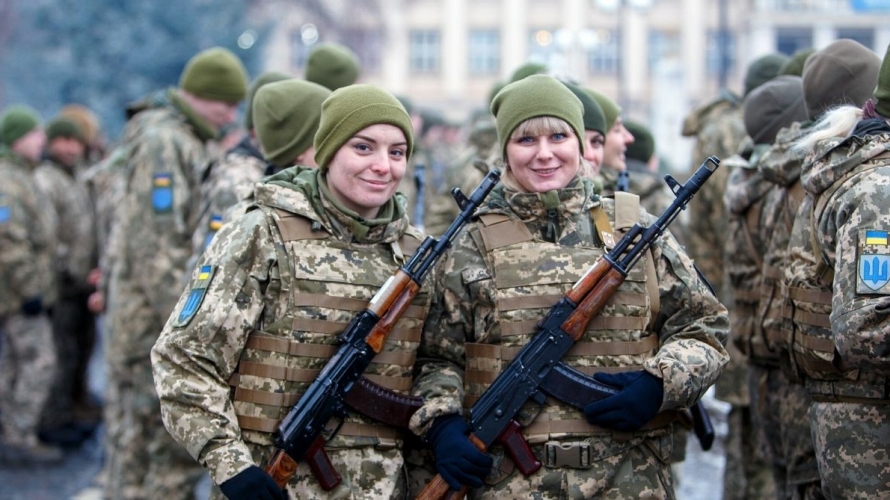 They just need a pencil. Ukrainian women trained to eliminate the russian occupants