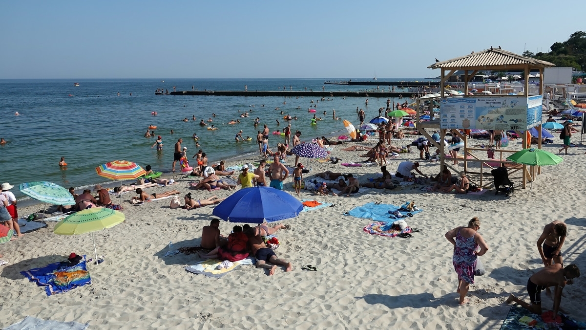 Beaches in Odessa are open again. No swimming during an air raid alert