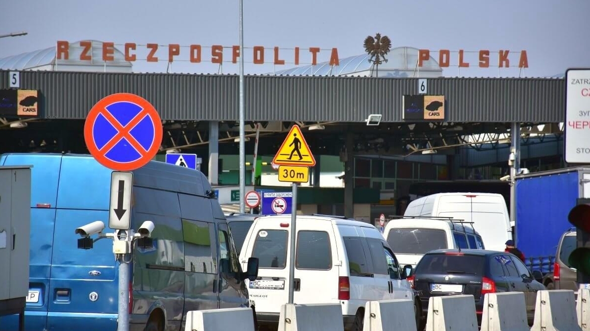 Delay of 200 cars: queues at the Ukrainian-Polish border from August 18