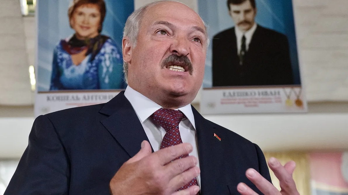 Lukashenko banned the issuing of passports to Belarusians living abroad