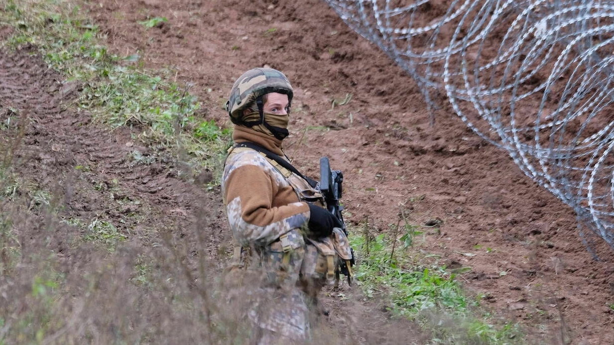 Latvia plans to strengthen security on the border with Belarus. They are considering mining