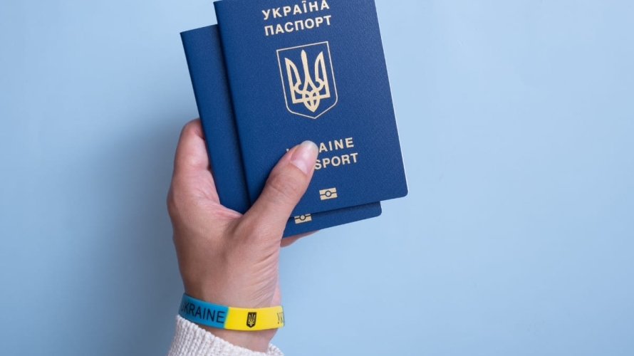 Young people from Crimea are massively receiving Ukrainian passports: patriotism or recognition of Ukraines indisputable victory?