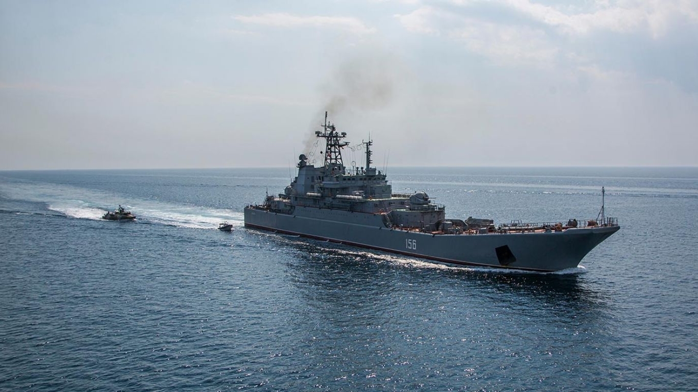 Humenyuk: Russia withdrew its ships from bases in Crimea