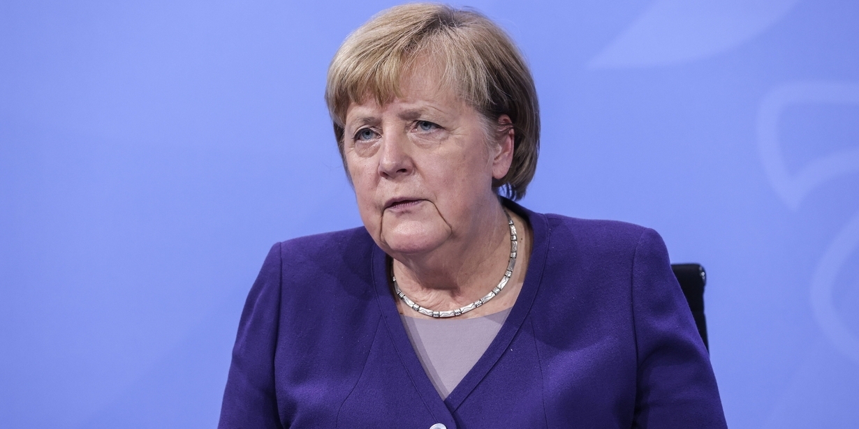 Ангела Меркель не виключає посередництва у війні