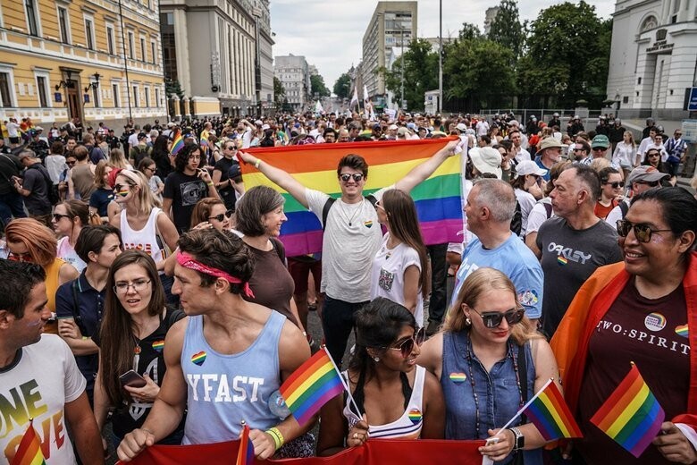Особливий погляд на кохання: особиста історія дніпровського гея