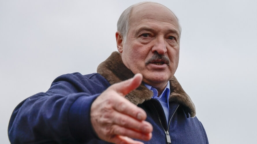 Лукашенко дає наказ про мобілізацію. Навіть студенти