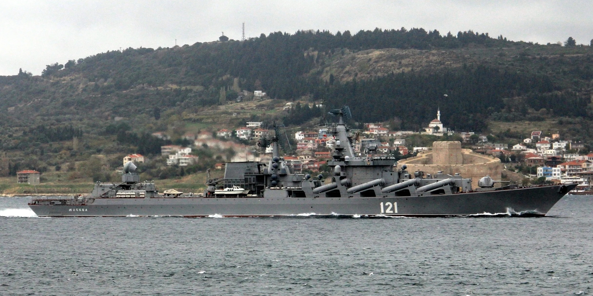 Російські військові кораблі відійшли від берега