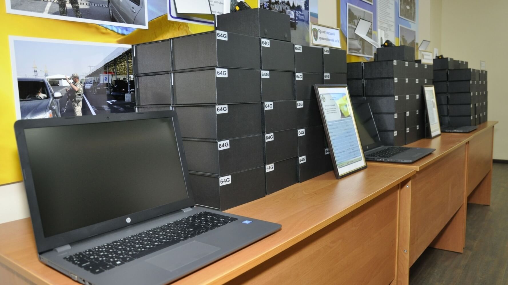 Міжнародні організації подарували біля 100 лептопів Дніпровщині 