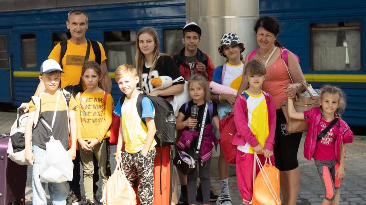 Діти з дитячих будинків сімейного типу Дніпровської області повернулися з табору