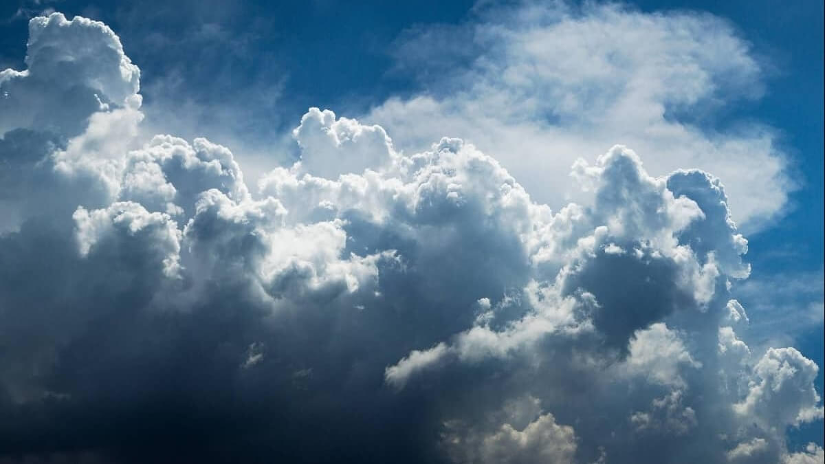 Вчені з Японії заявили, що виявили мікропластик у хмарах
