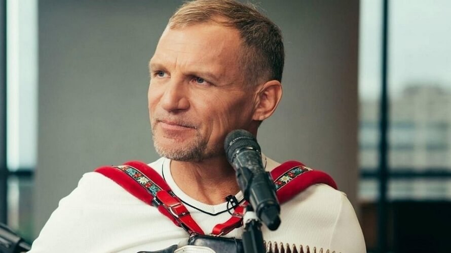 Олег Скрипка, лідер гурту ВВ, звернувся до своїх шанувальників у новому відео