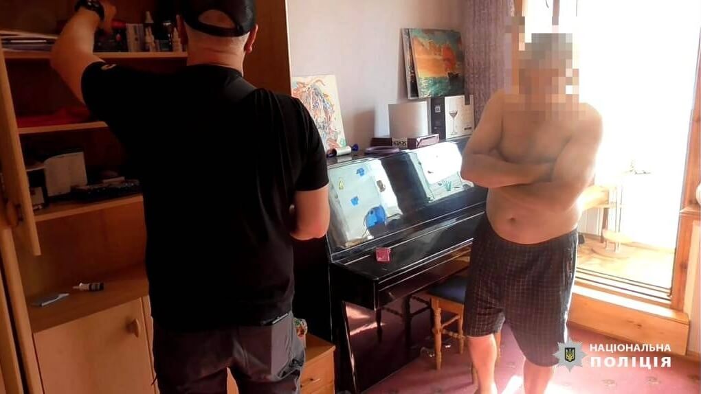 У Харкові чоловік зберігів фото та відео з дитячою порнографією