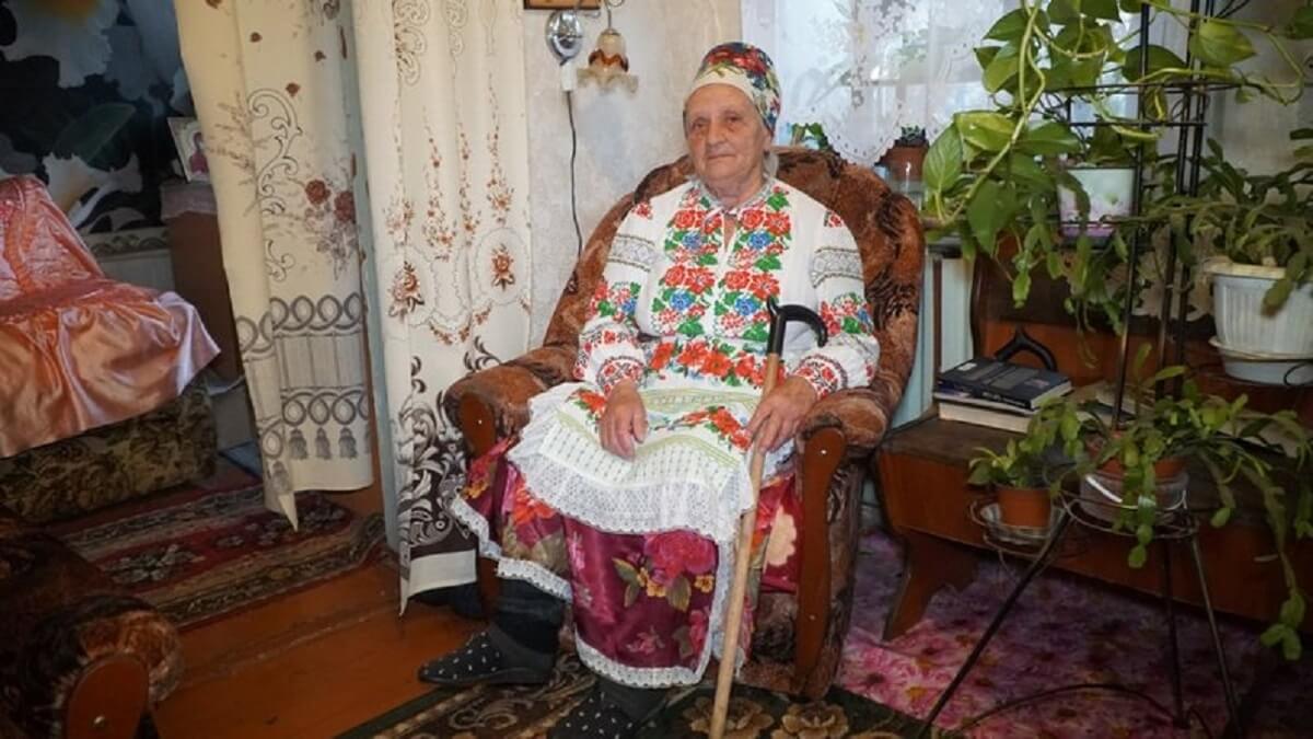 Найстаршій читачці бібліотеки на Дніпровщині сьогодні 98 років