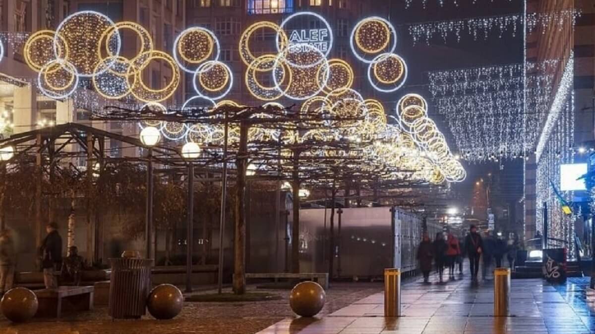 У Дніпрі Кельнський бульвар перетворили на Різдвяну казку
