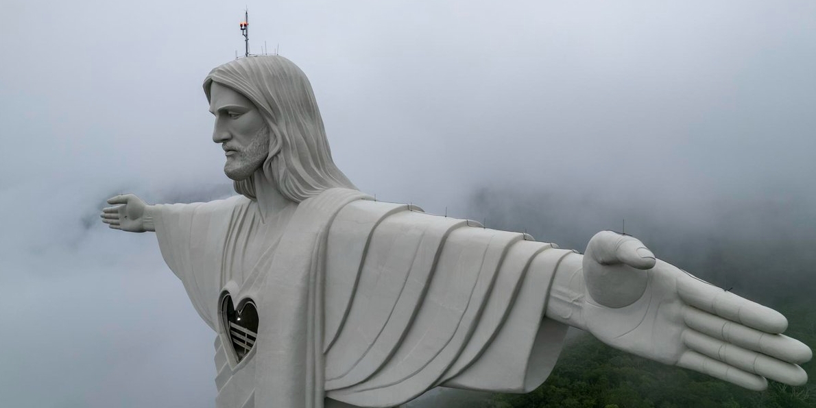 Бразилія. Встановлено найбільшу статую Христа у світі