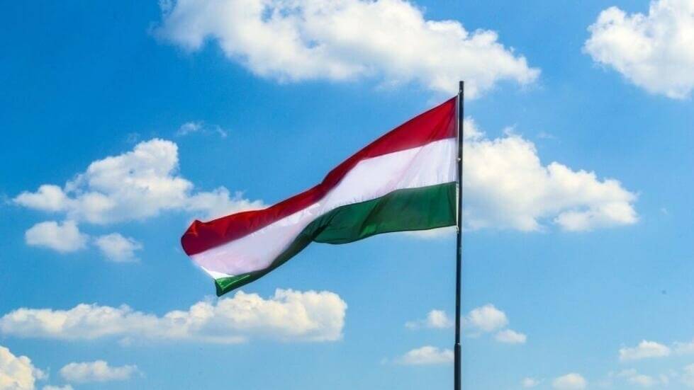 ЄК заморозила 20 мільярдів євро для Угорщини: що стало причиною?