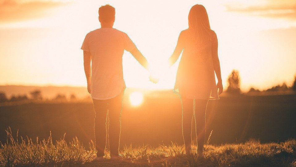 Як зрозуміти що хлопець закоханий: 5 вірних ознак