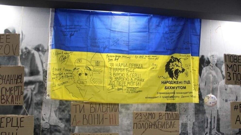 У Дніпрі працює виставка Україна чекає своїх героїв