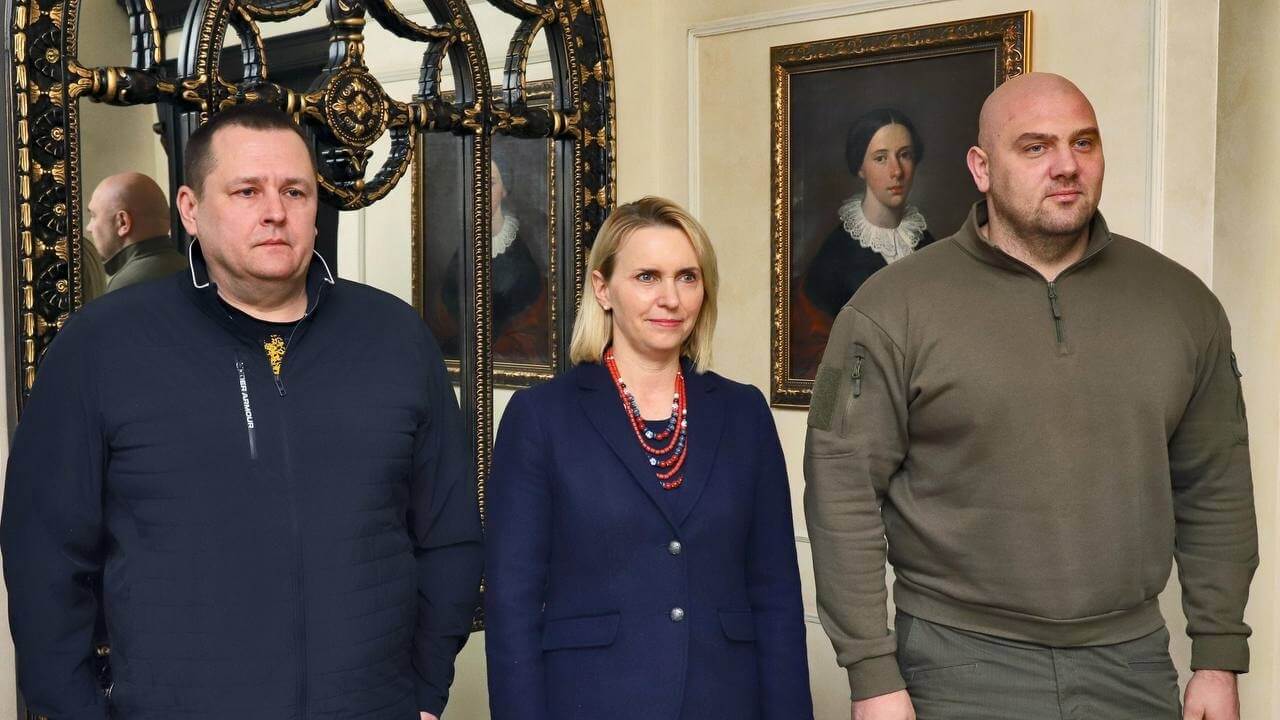 Посолка США Бріждит Брінк прибула з візитом до Дніпра