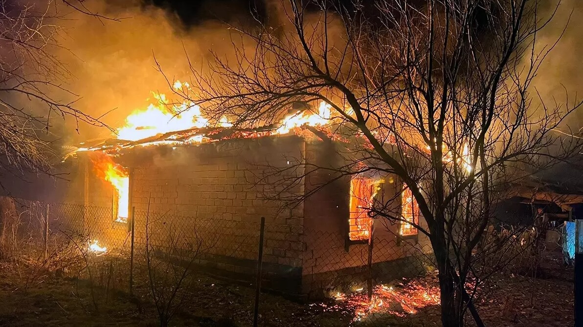 У Камянському спалахнув будинок: люди не постраждали