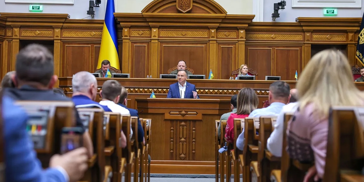 Володимир Зеленський заявив, що полякам буде надано особливий статус в Україні