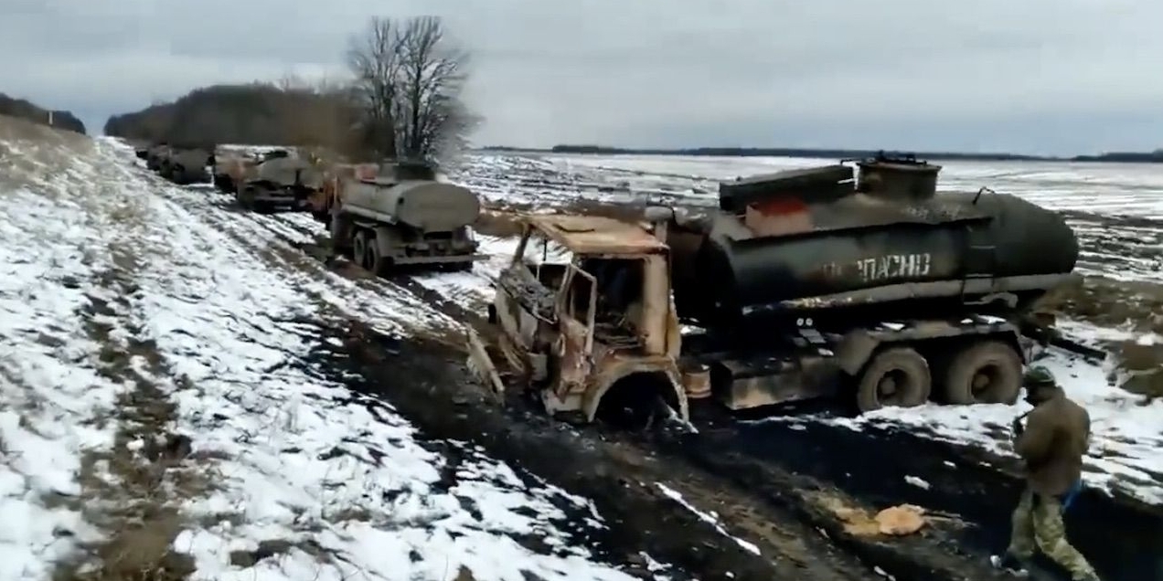 Під Прилуками знищили колону бензовозів російської армії (відео)