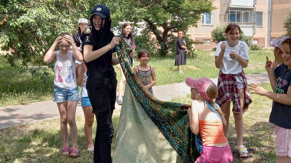 У Нікополі День захисту дітей із поліцейськими відсвяткували
