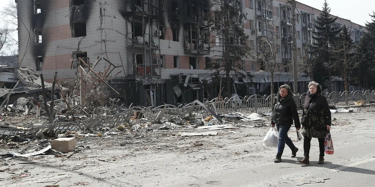 У Маріуполі росіяни зносять будівлі, де можуть бути тіла загиблих