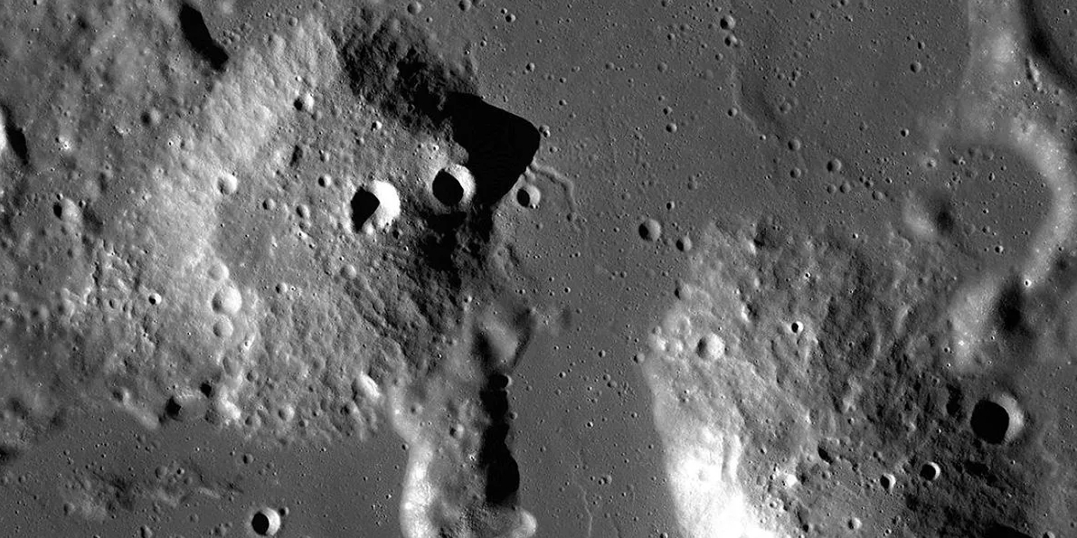 Знайшли загадкові куполи на Місяці. США відправлять туди свою місію